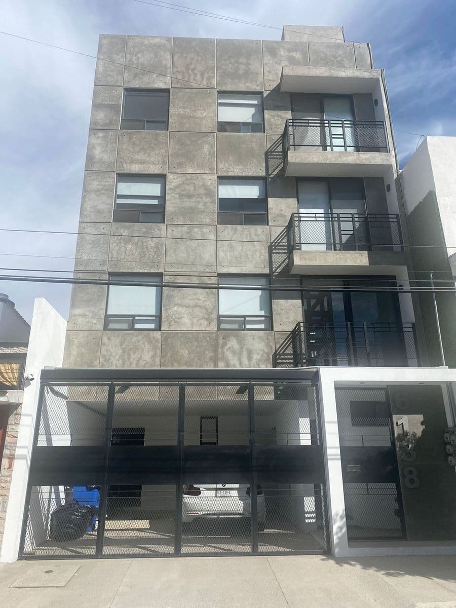 Edificio en Jardines de San Manuel