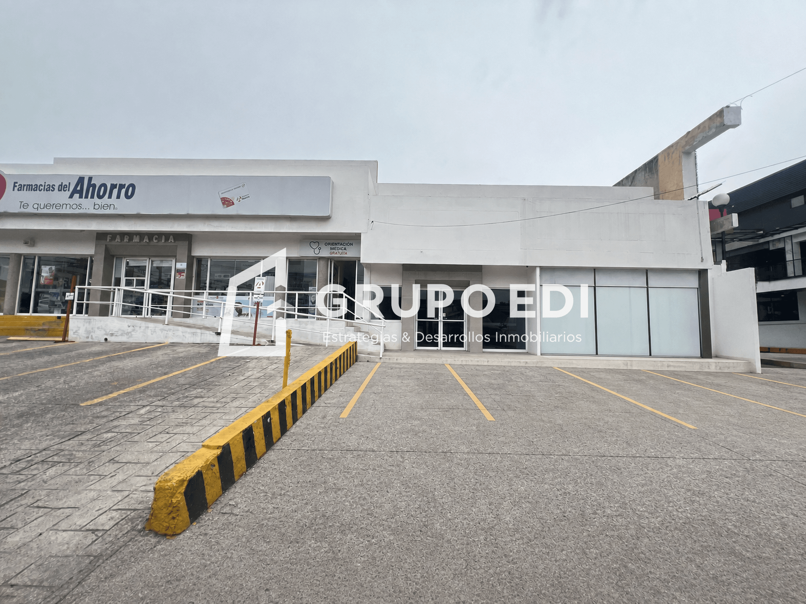 Local comercial en Reforma Agua Azul