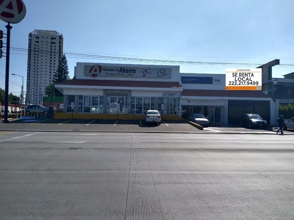 Local comercial en Reforma Agua Azul