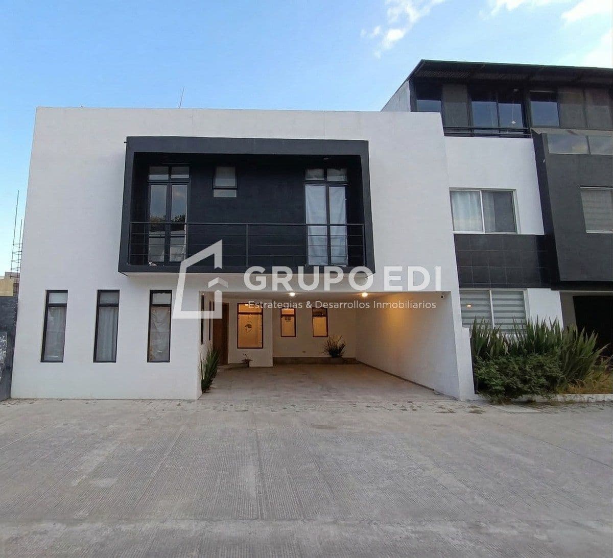 Casa en condominio en Arboledas De Loma Bella