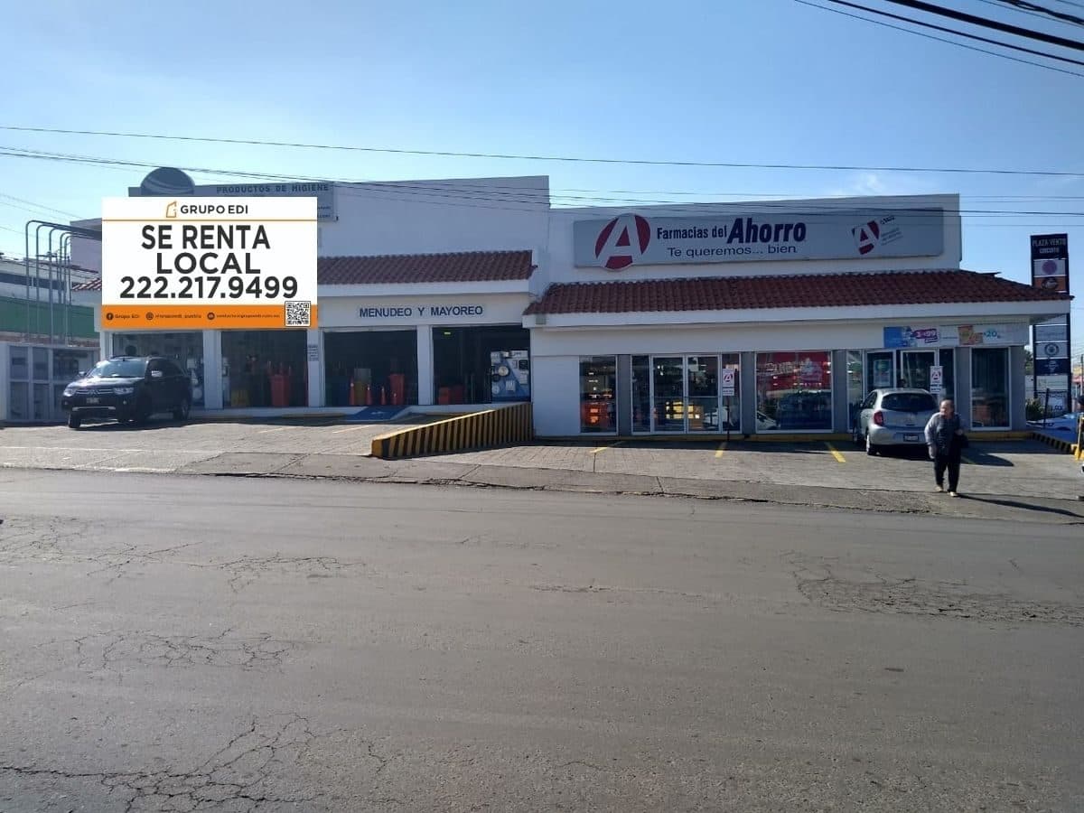 Local comercial en Reforma Agua Azul